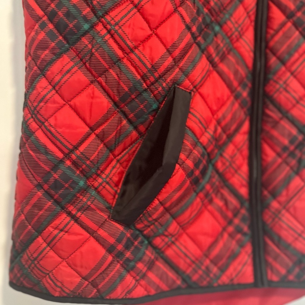 EUC Karen Scott Sport SzM Red black Tartan plaid quilted puffer Full Zip Vest - Picture 6 of 12